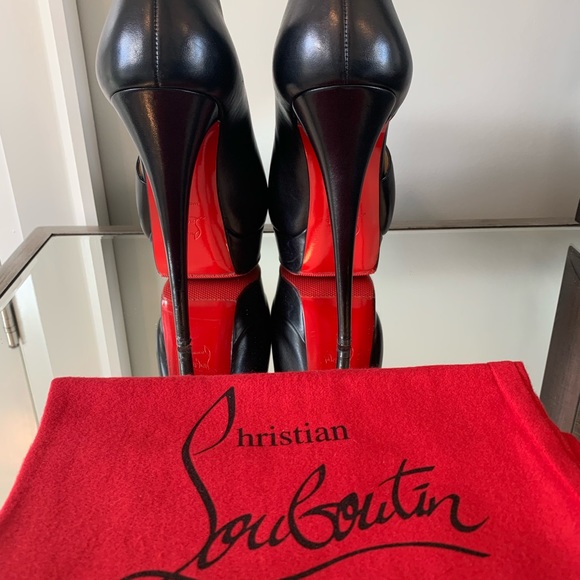 Authentic Christian Louboutain Vertia Asymmetric Black Bootie Size 39.5 - Picture 4 of 10